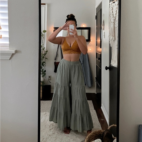 SOLD Chicwish Sunny Days Wide-Leg Pants Sage Green (XS/S) - Picture 3 of 5